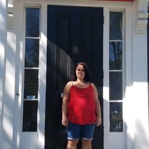 Meet your Posher, Crystal